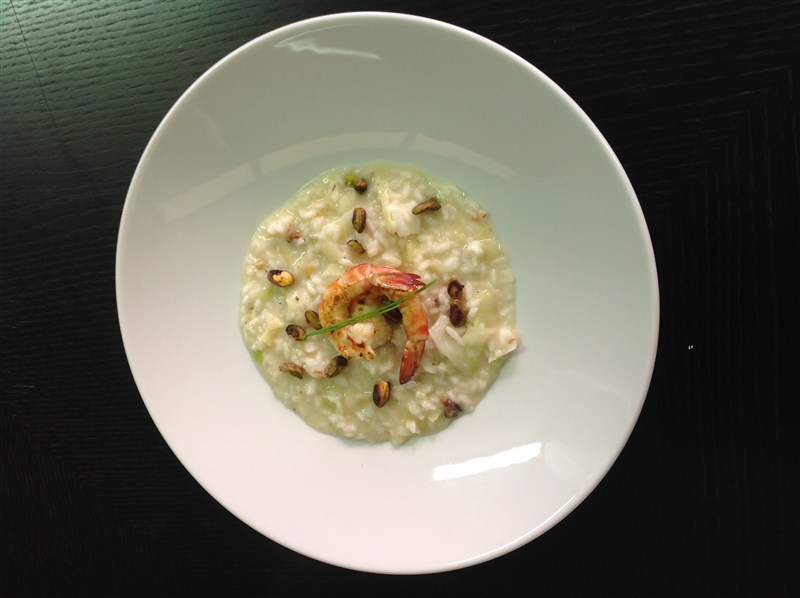 Risotto al cavolo cappuccio , mazzancolle e pistacchi   Chef Simone Bertaggia